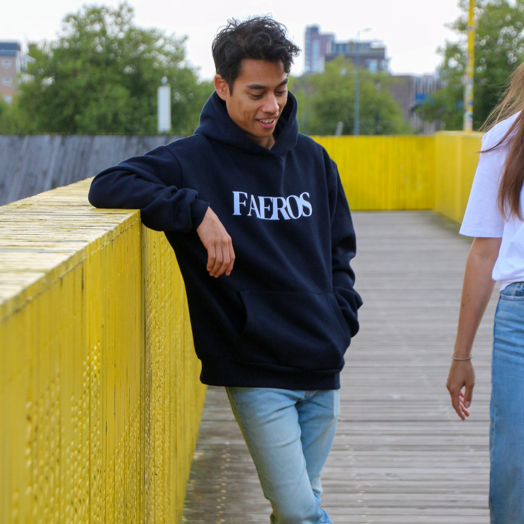 BRAND BASIC - oversized hoodie (met logo)