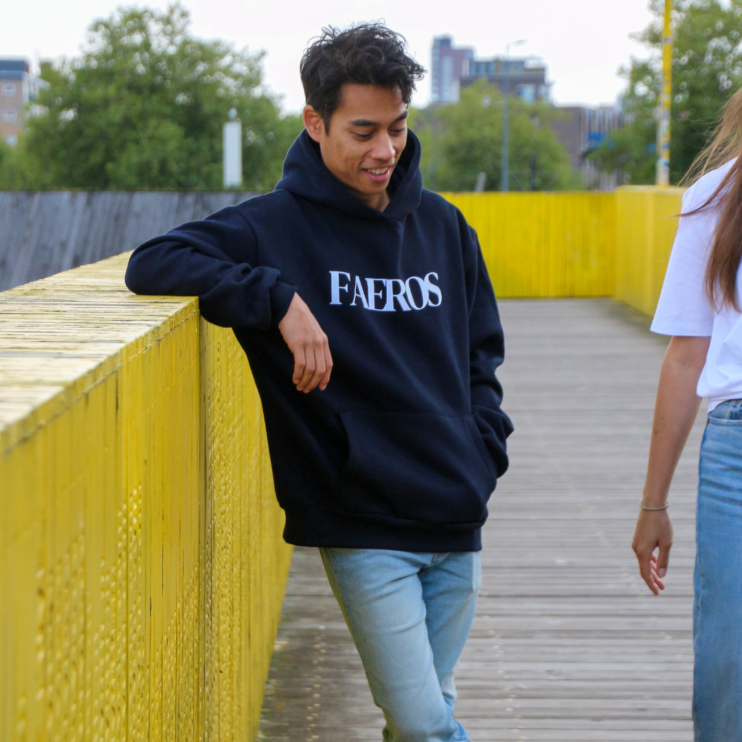 BRAND BASIC - oversized hoodie (met logo)