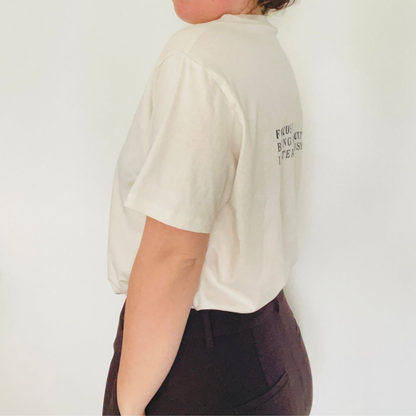 mockup foto model t-shirt productive